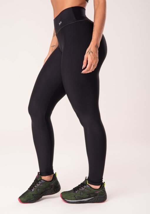 Calça legging preta básica dlk