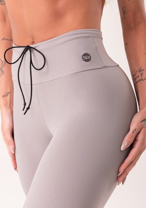 Legging fitness feminina cinza com cadarço oasis dlk - Image 5
