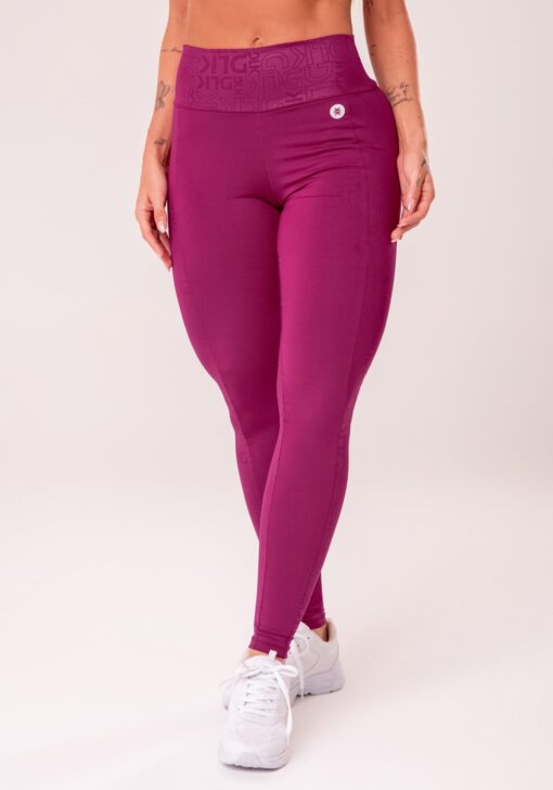 Legging fitness feminina vinho com recortes logomania reflections dlk - Image 4