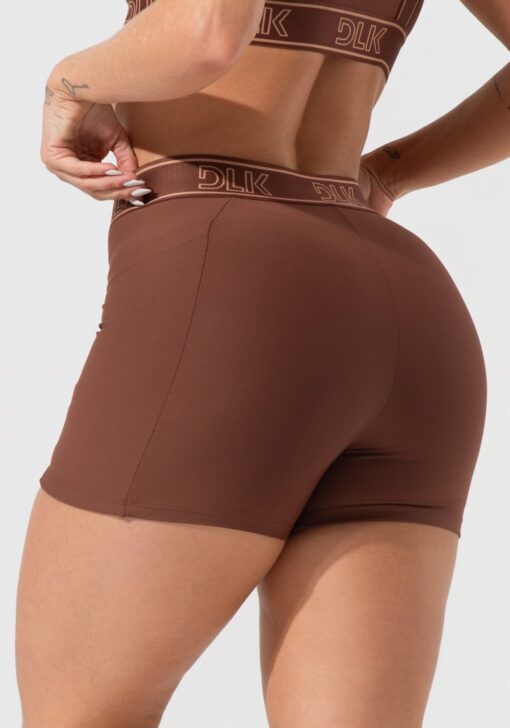 Short fitness feminino com bolsos e elástico no cós activity dlk marrom - Image 3